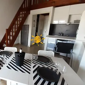 Appartement Terrasse Vue Mer, Gorguette à 1 Minute à Pied, Wifi,clim, Parking Clos Privatif, Sanary-sur-Mer